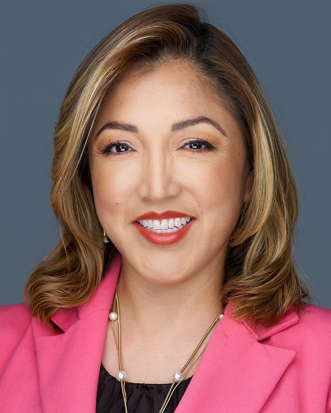 Evelin Freytas, professional headshot photographed in Chicago